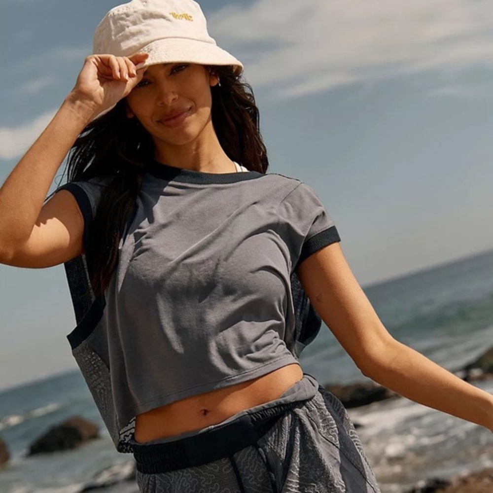 NWT FP MOVEMENT GOOD SPORT TEE SIZE LARGE